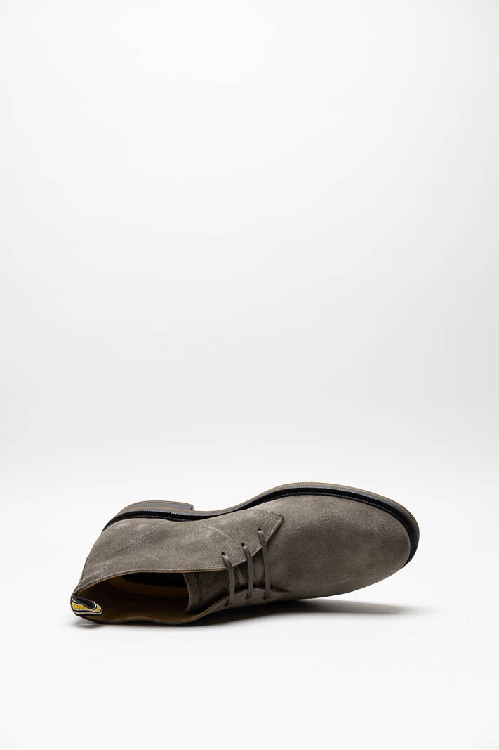 zoom in on Taupe Veterschoen hoog image Taupe Veterschoen hoog image