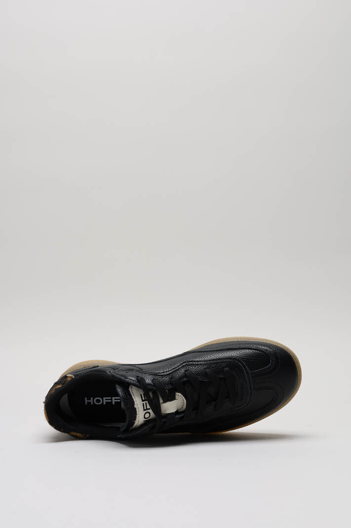 zoom in on Zwart Sneaker image Zwart Sneaker image