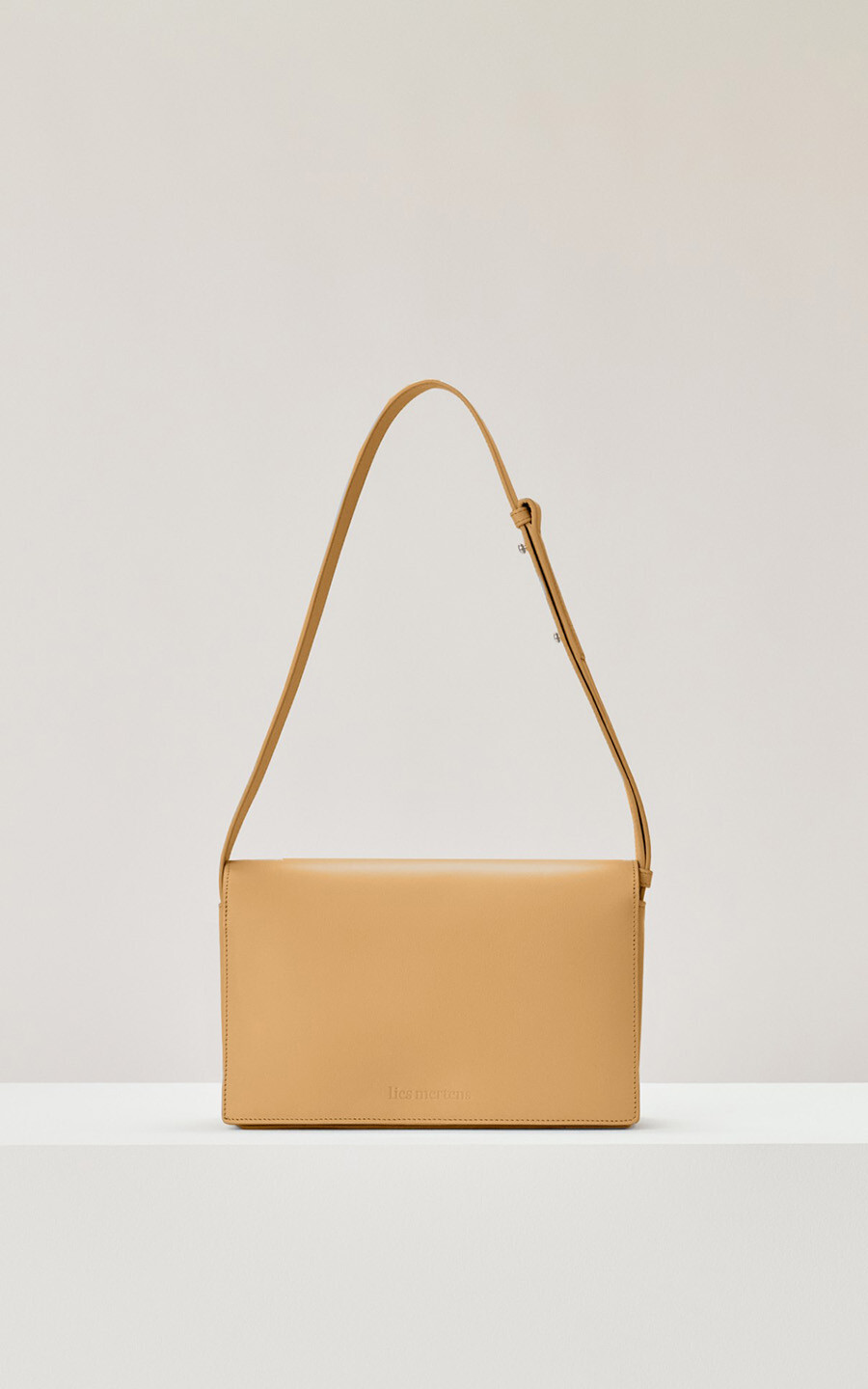 Geel Cross body image
