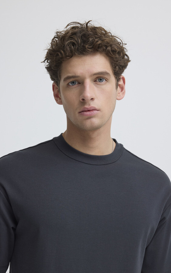 Donkerblauw T-shirt image