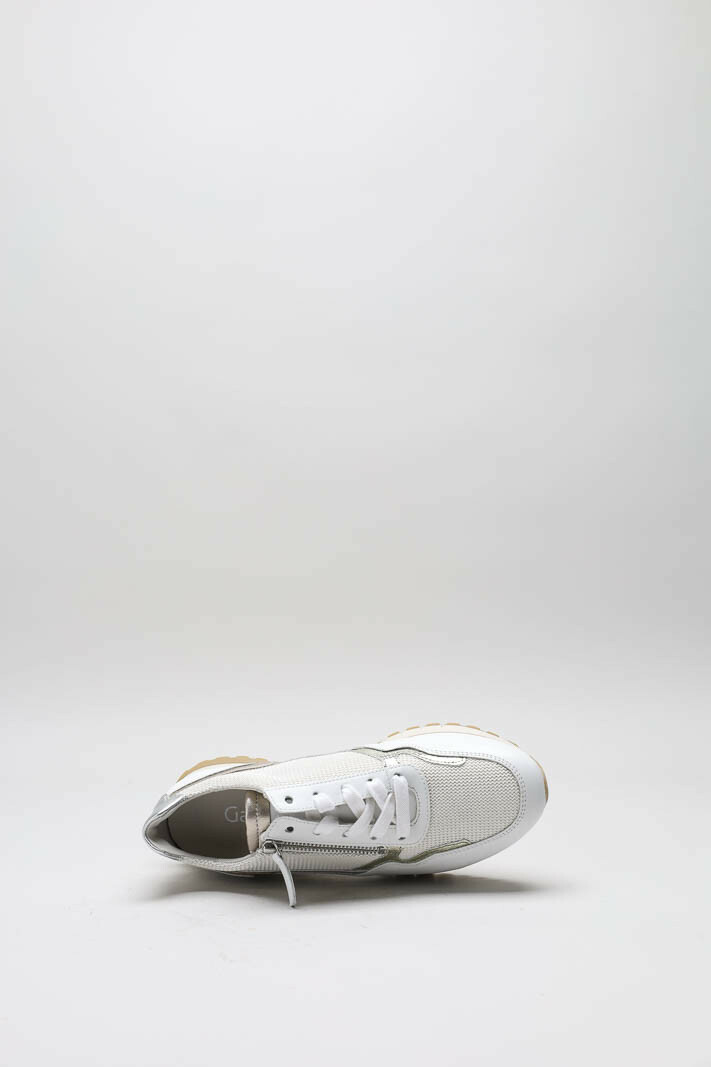 zoom in on Wit Sneaker image Wit Sneaker image