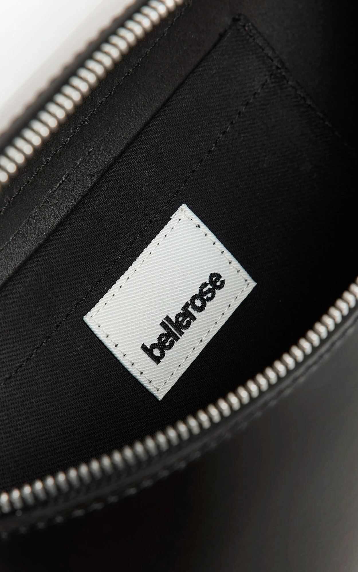 Zwart Cross body image