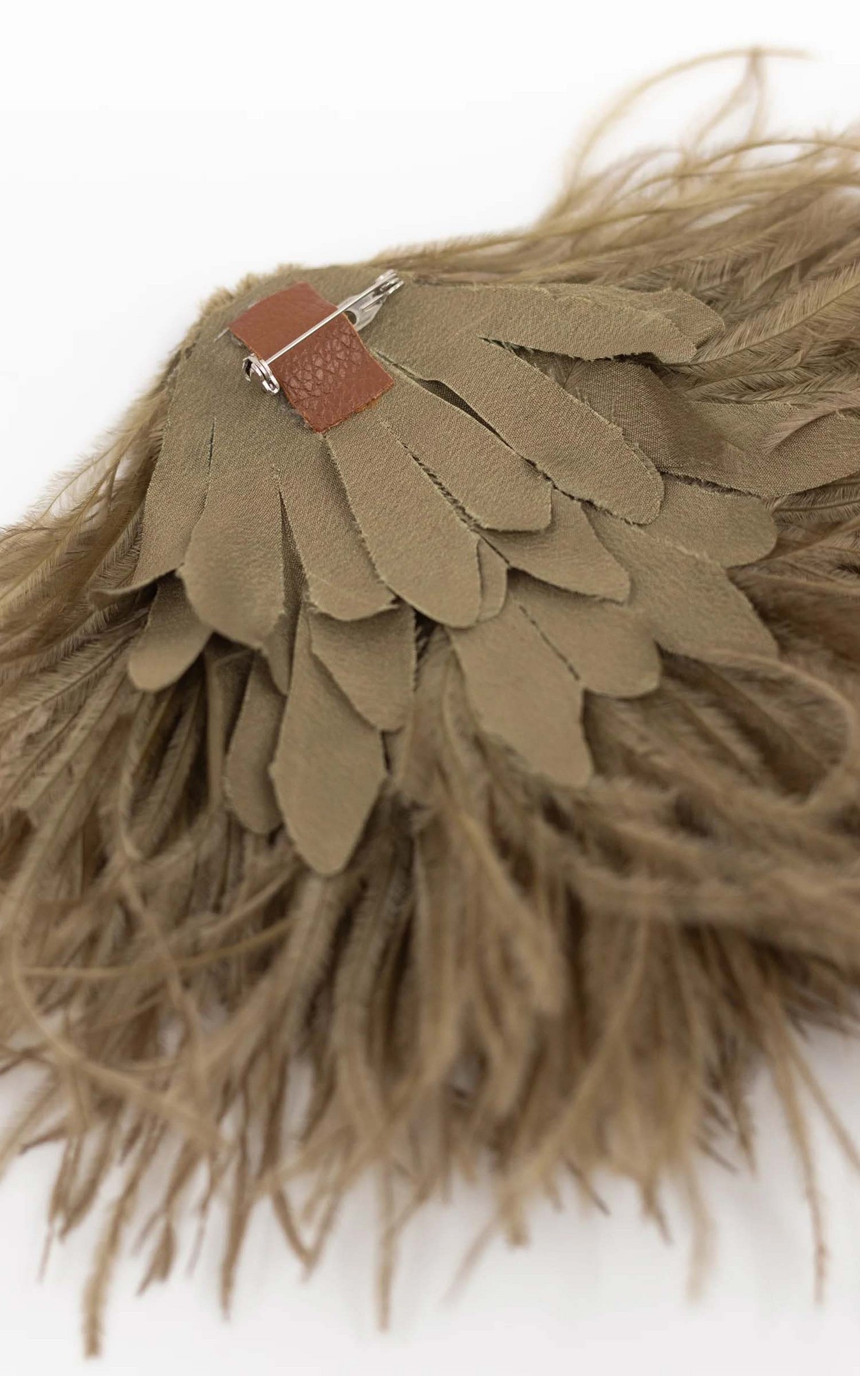 Grijs Broche image