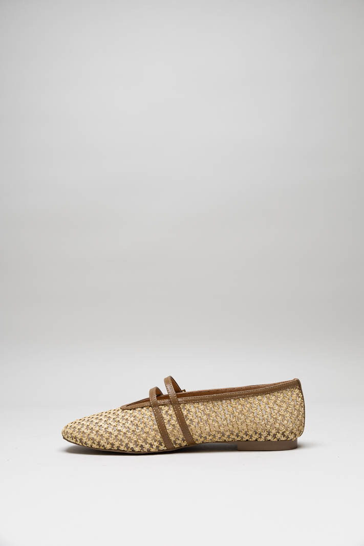 Beige Ballerina image