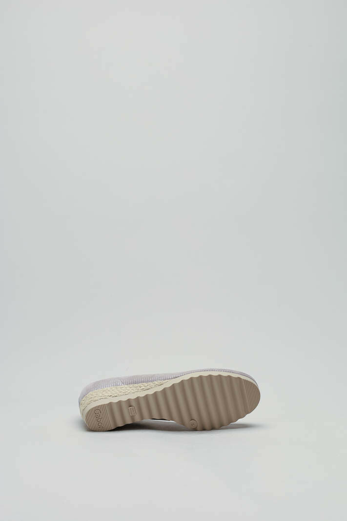 zoom in on Taupe Pump sleehak image Taupe Pump sleehak image