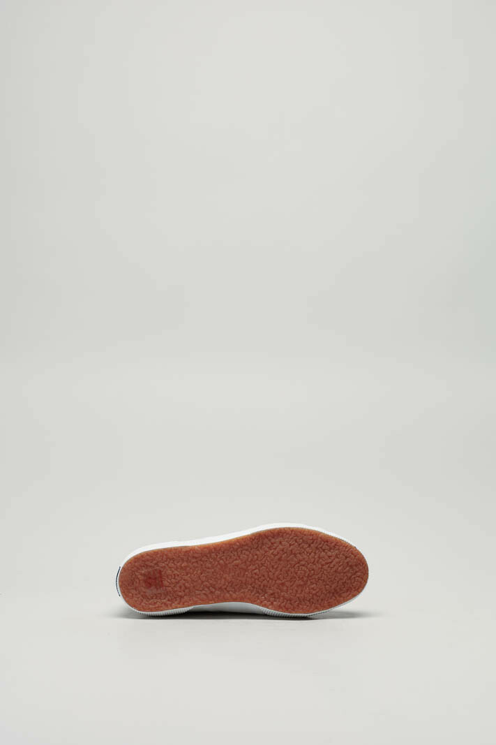 zoom in on Zilver Sneaker image Zilver Sneaker image