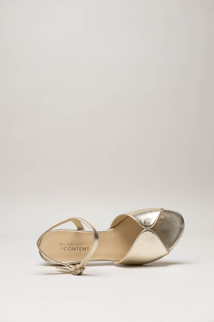 Goud Sandaal plat image