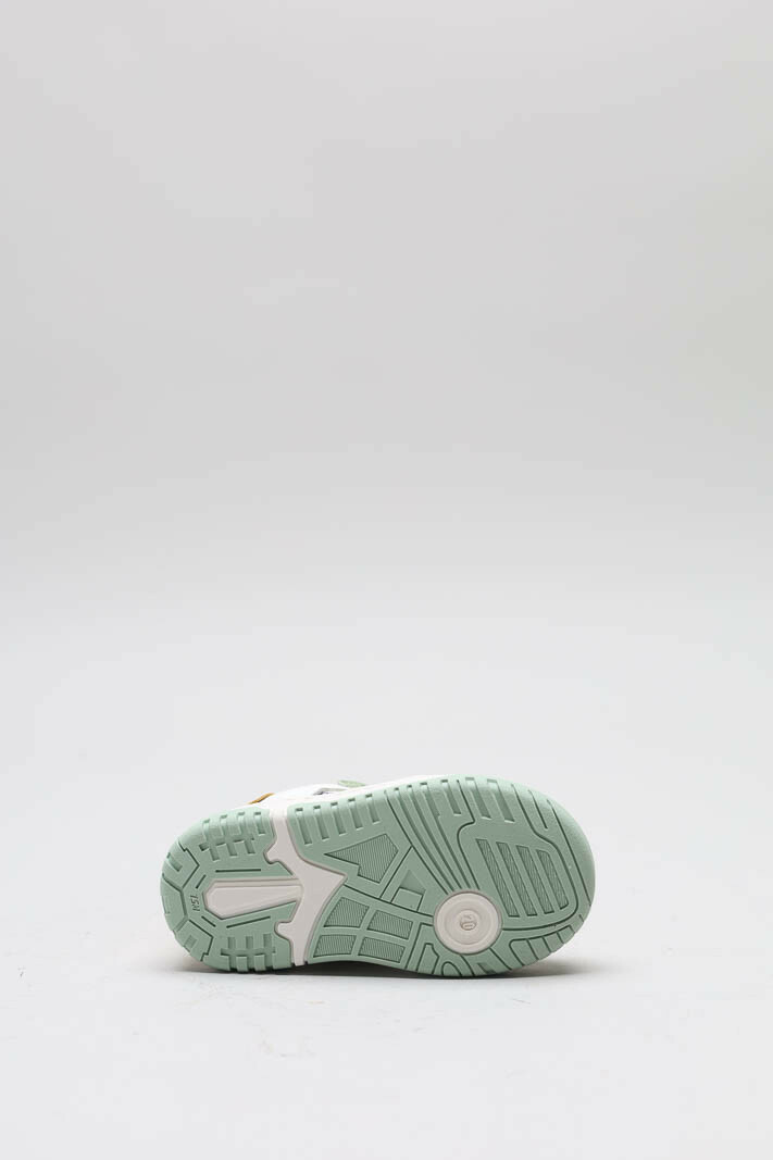 zoom in on Groen Sneaker image Groen Sneaker image