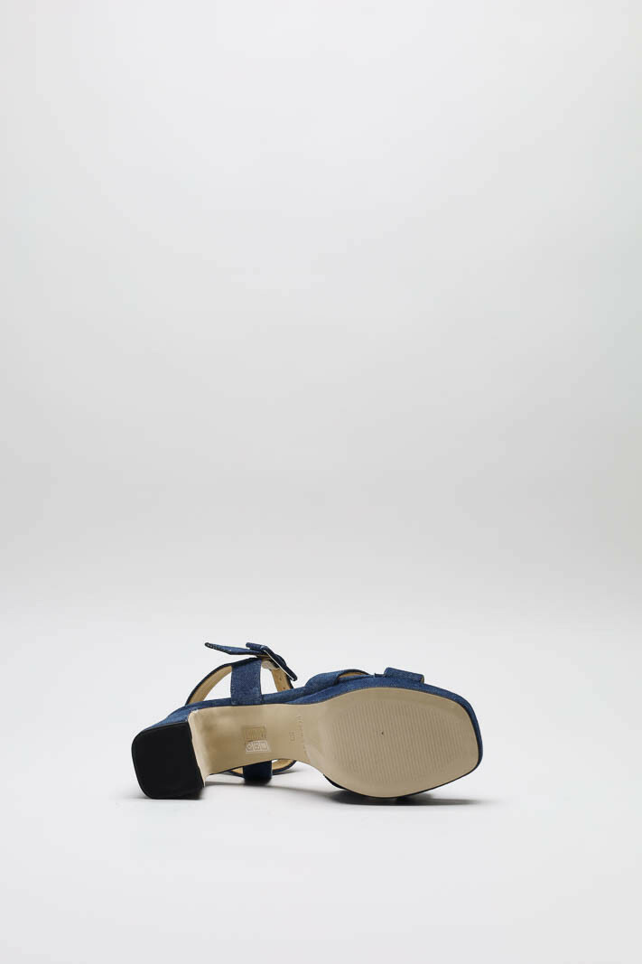 zoom in on Blauw Sandaal hak image Blauw Sandaal hak image