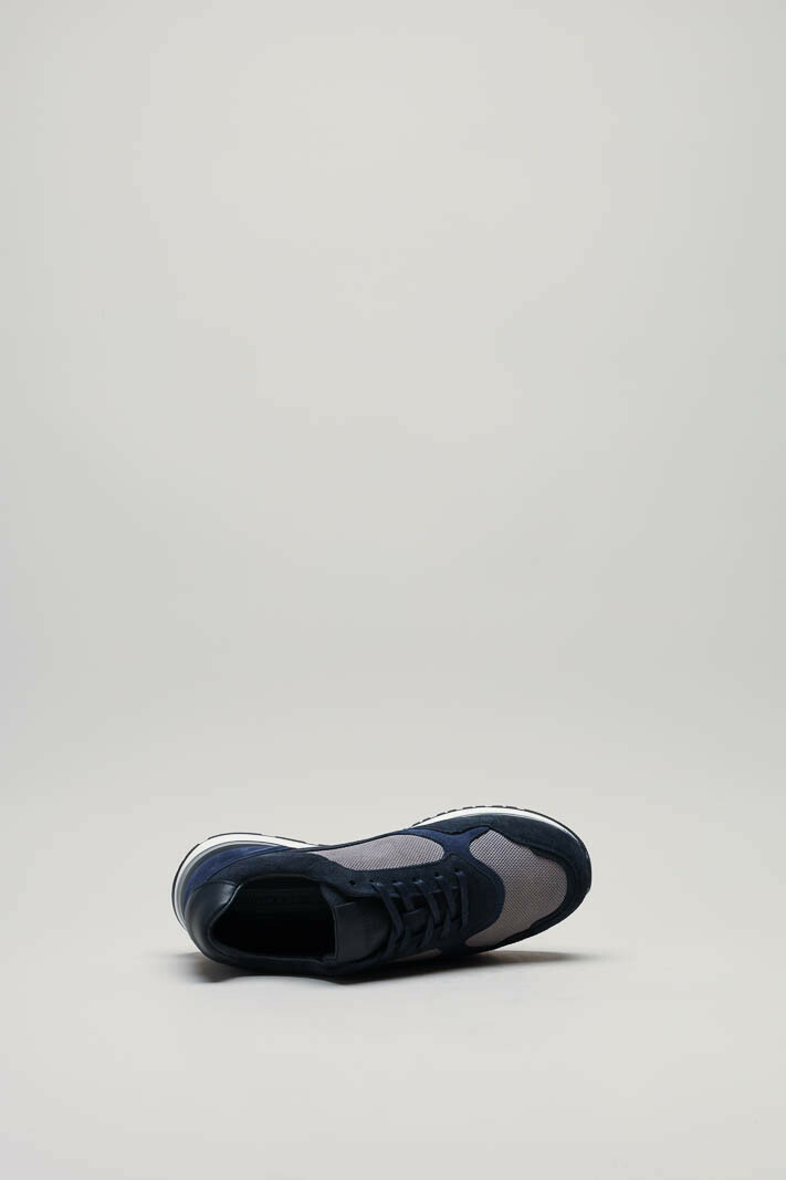 zoom in on Blauw Sneaker image Blauw Sneaker image