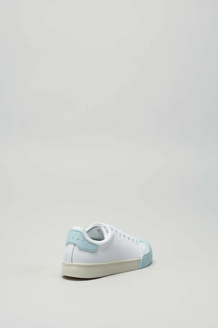 zoom in on Wit Sneaker image Wit Sneaker image