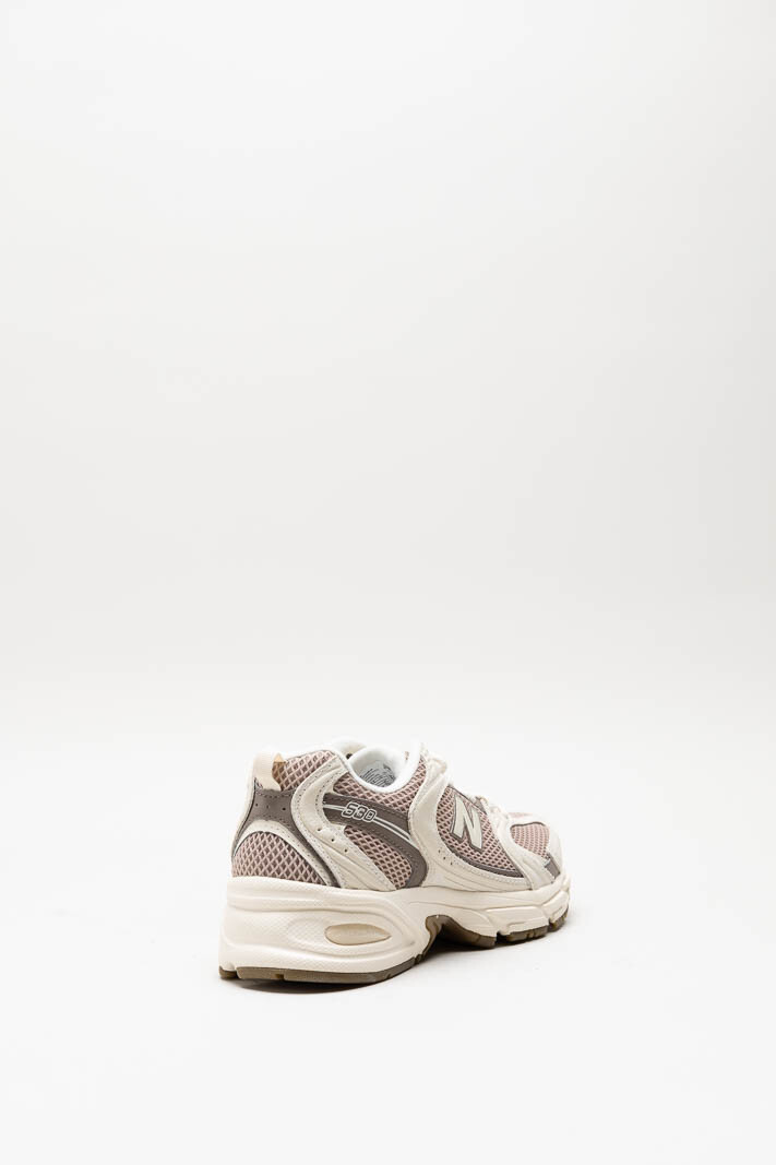 zoom in on Oudroze Sneaker image Oudroze Sneaker image