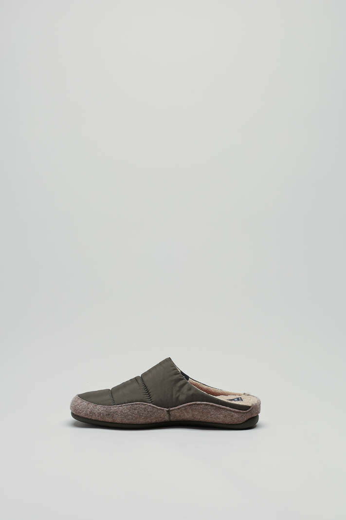 zoom in on Kaki Pantoffel image Kaki Pantoffel image