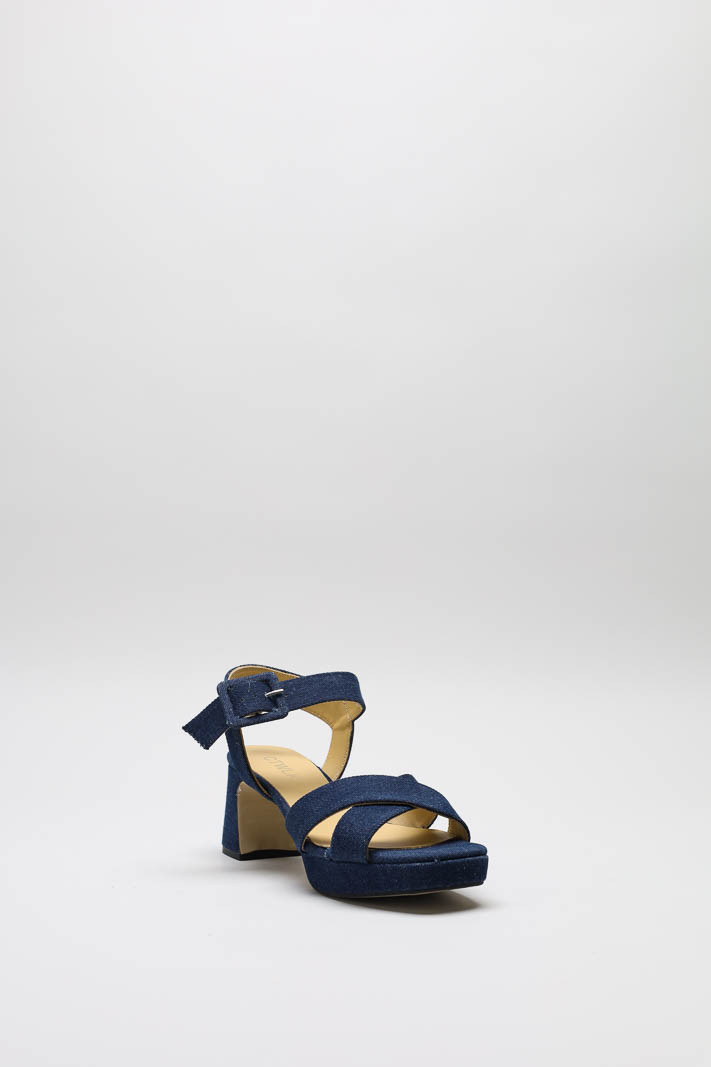 zoom in on Blauw Sandaal hak image Blauw Sandaal hak image