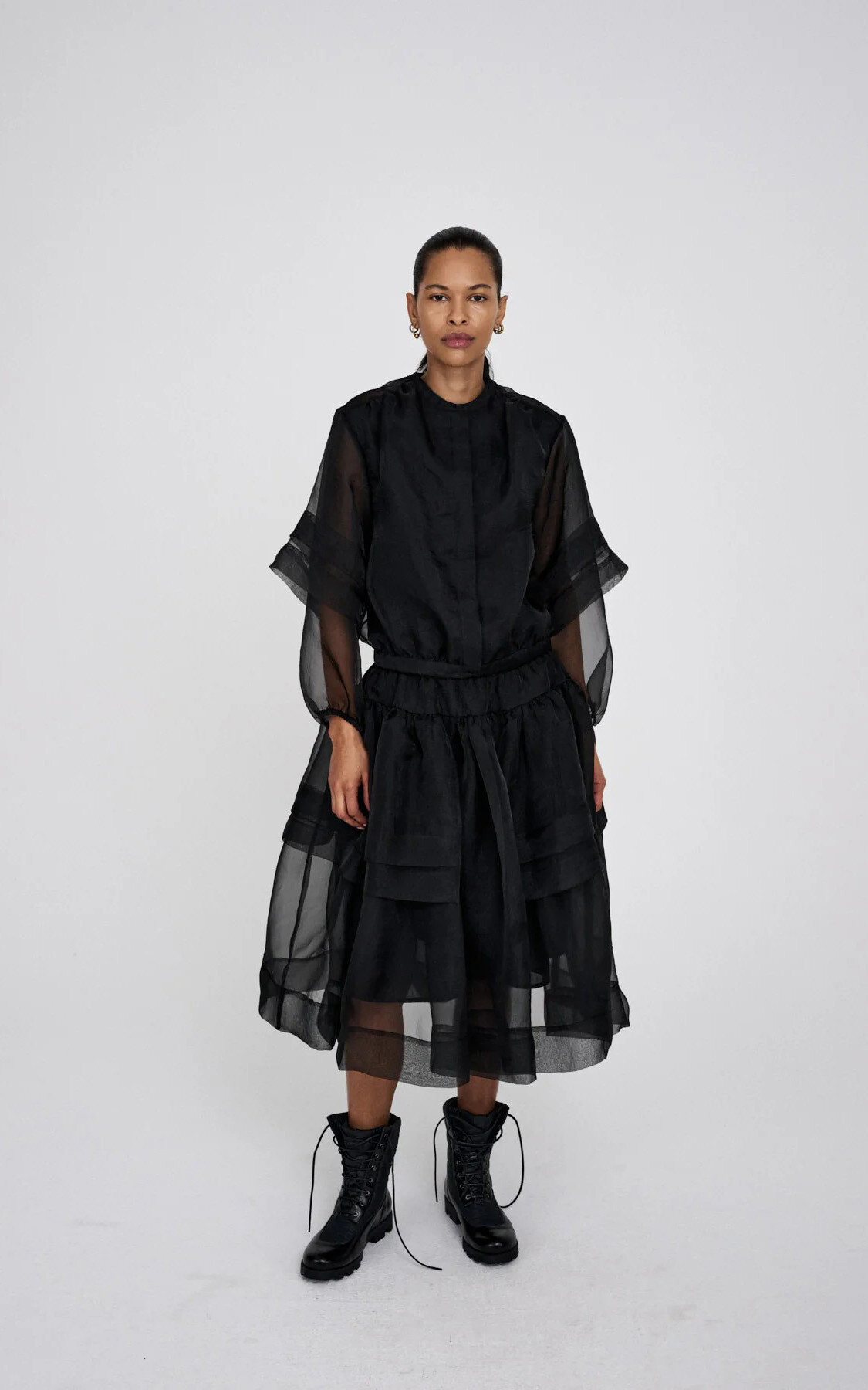 zoom in on Zwart Blouse image Zwart Blouse image