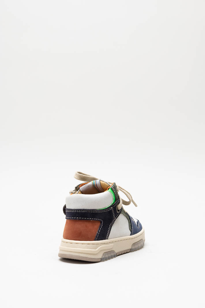 zoom in on Wit Sneaker image Wit Sneaker image