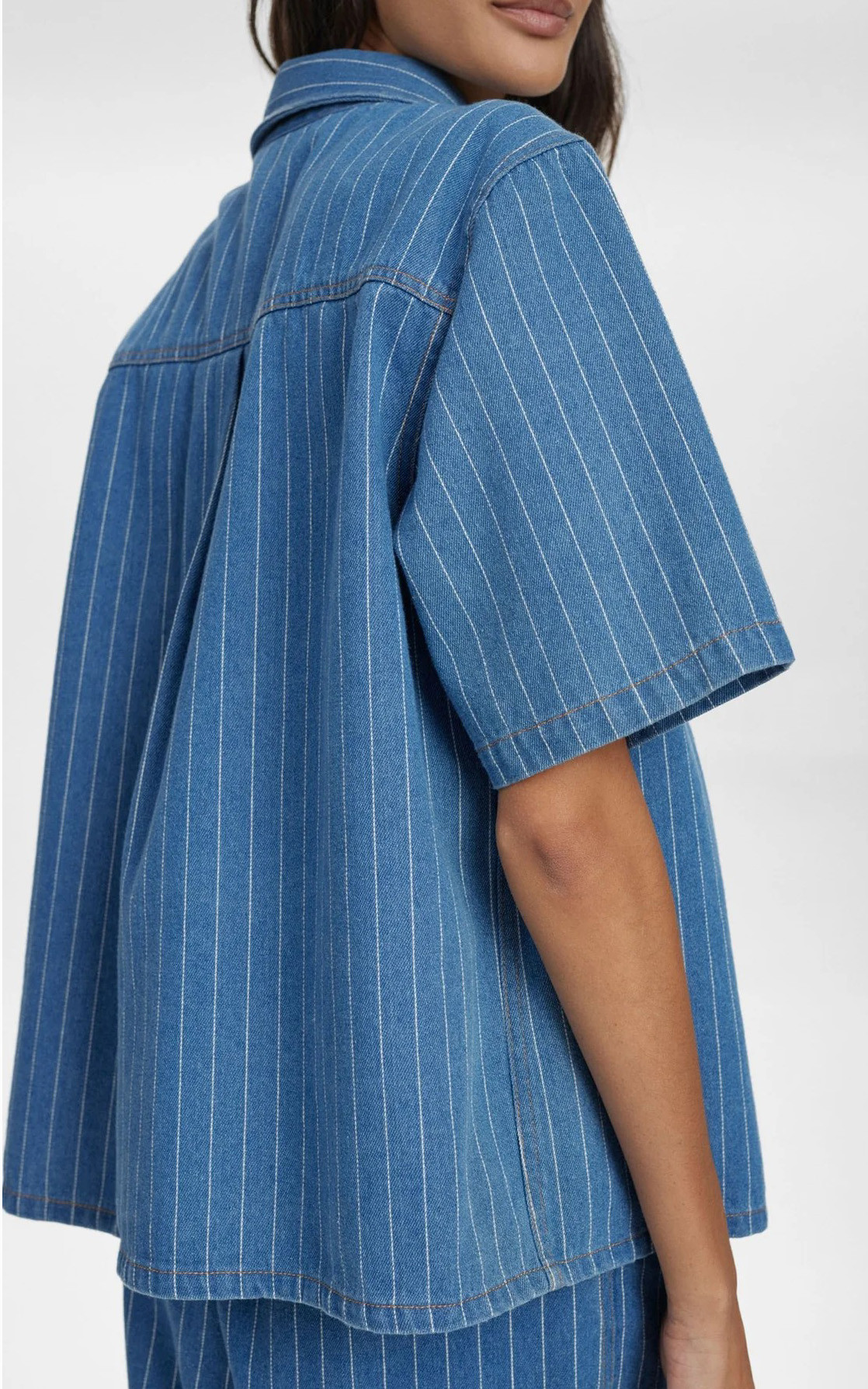 zoom in on Jeans Hemd image Jeans Hemd image