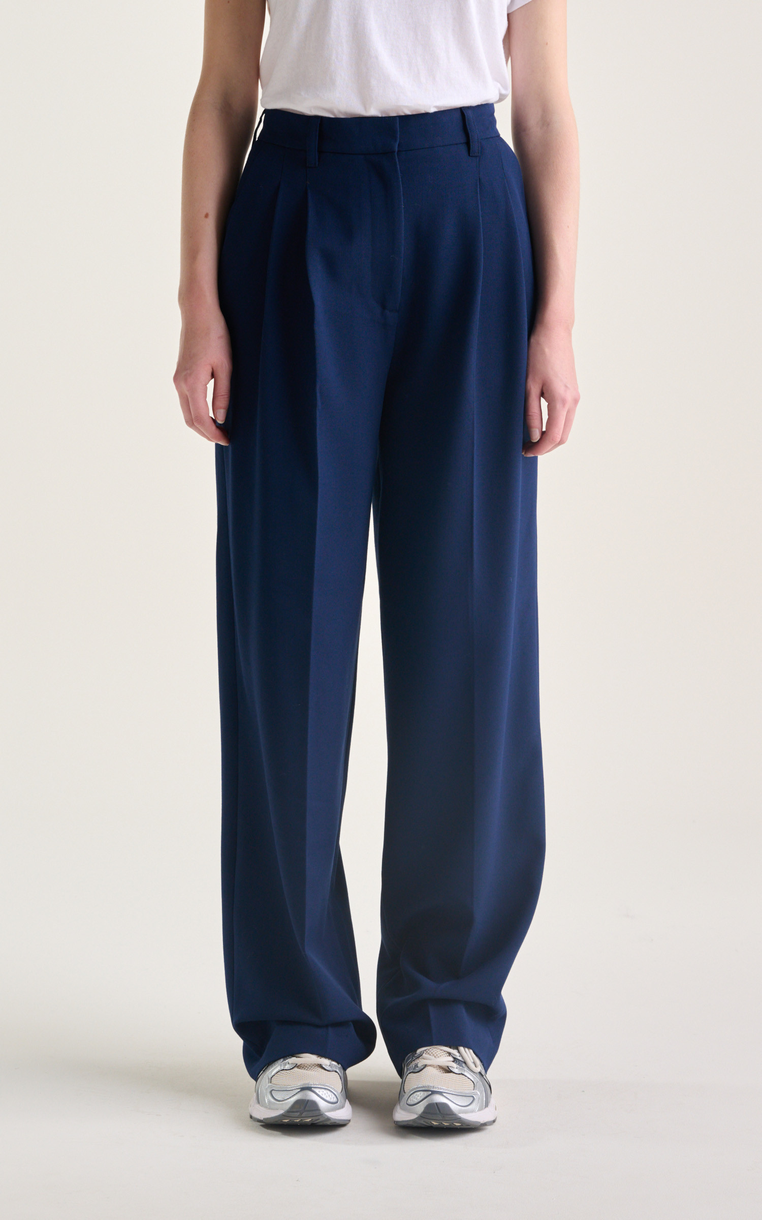 zoom in on Blauw Broek image Blauw Broek image