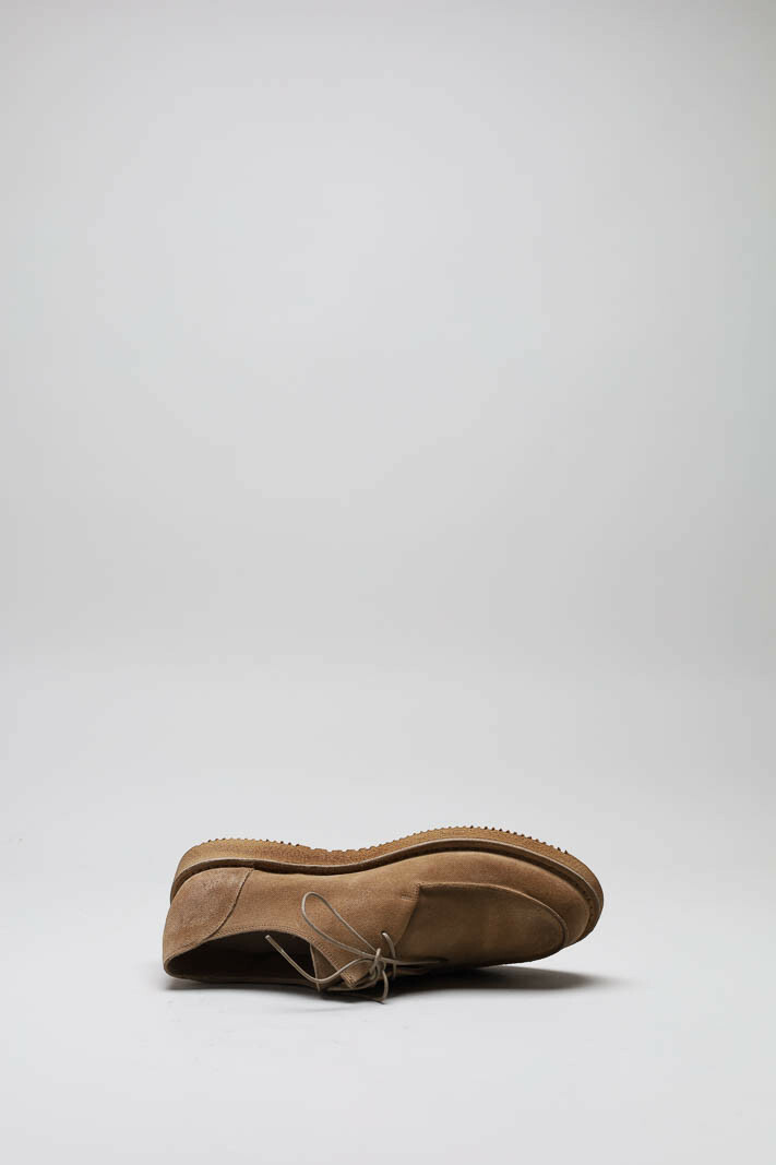 zoom in on Beige Veterschoen image Beige Veterschoen image