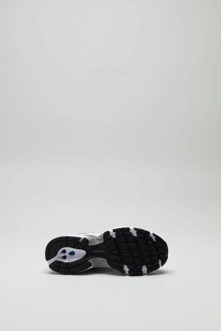 zoom in on Wit Sneaker image Wit Sneaker image