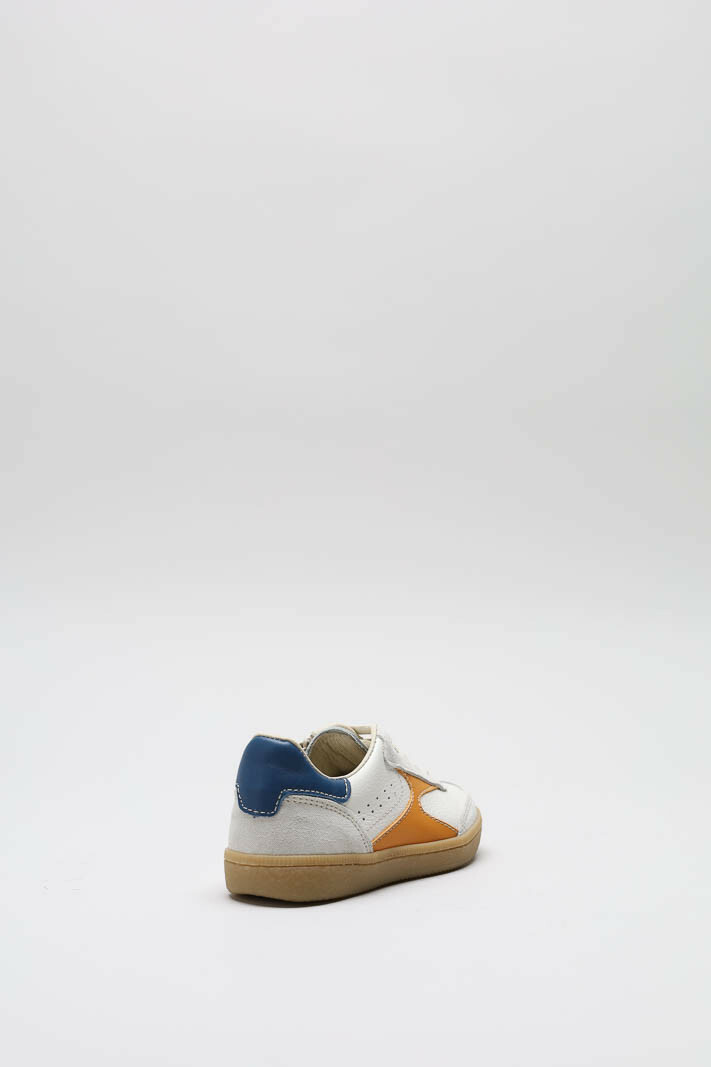 zoom in on Oranje Sneaker image Oranje Sneaker image