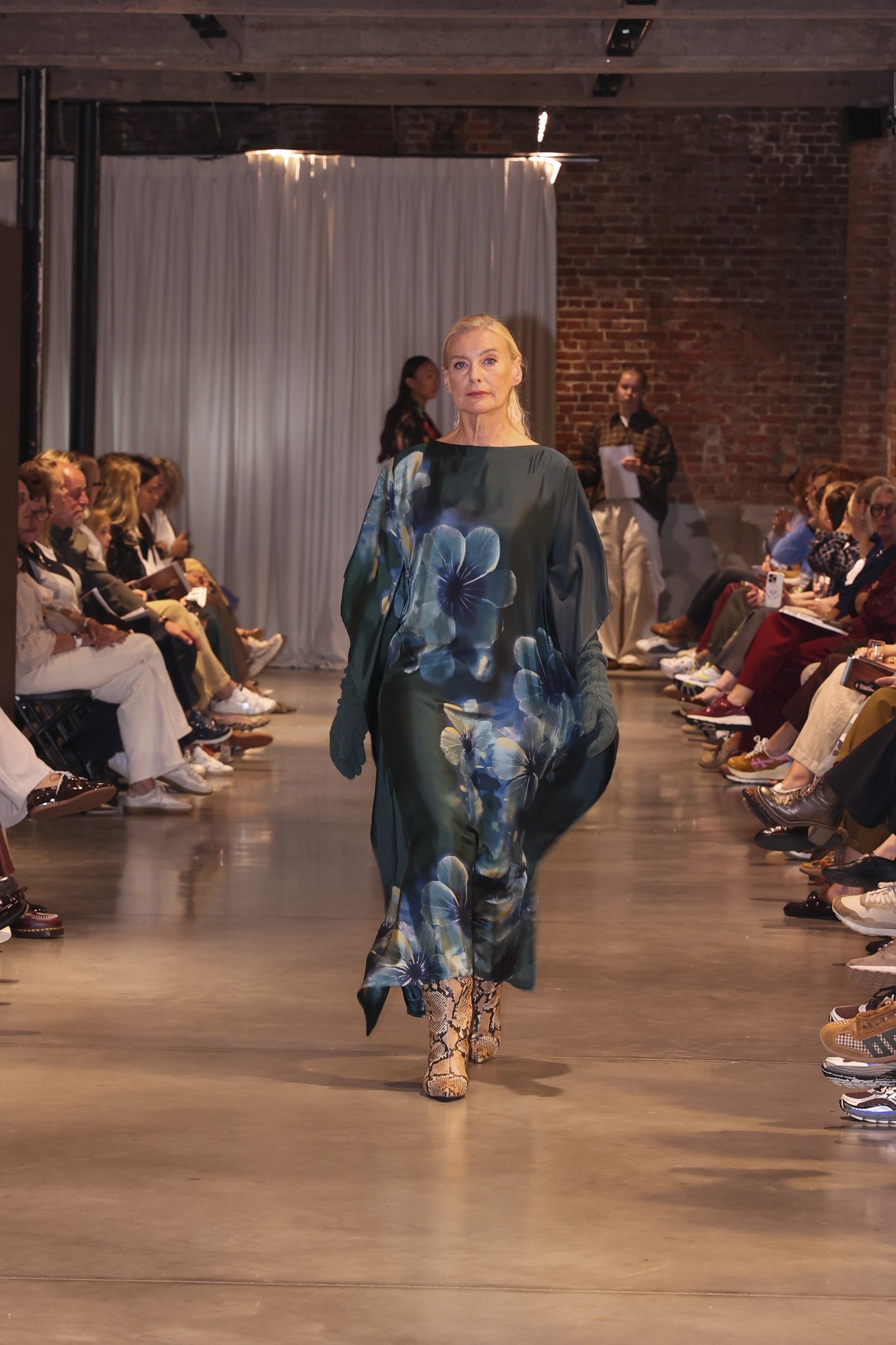 Runway Show PT.1 - 0.053
