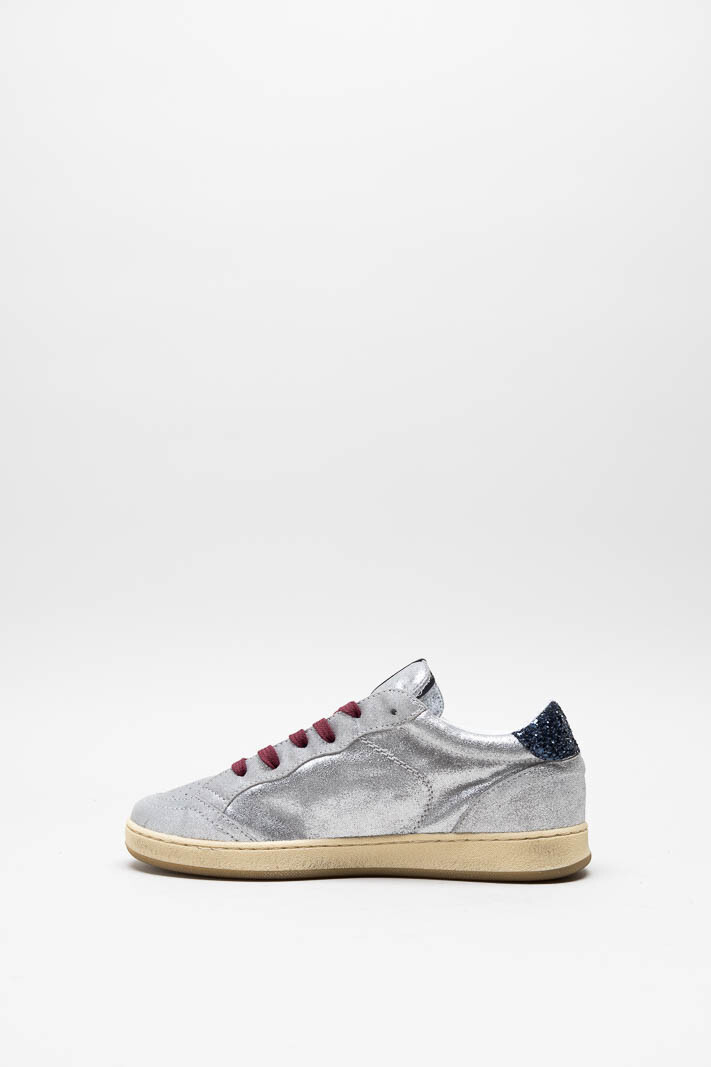 zoom in on Zilver Sneaker image Zilver Sneaker image