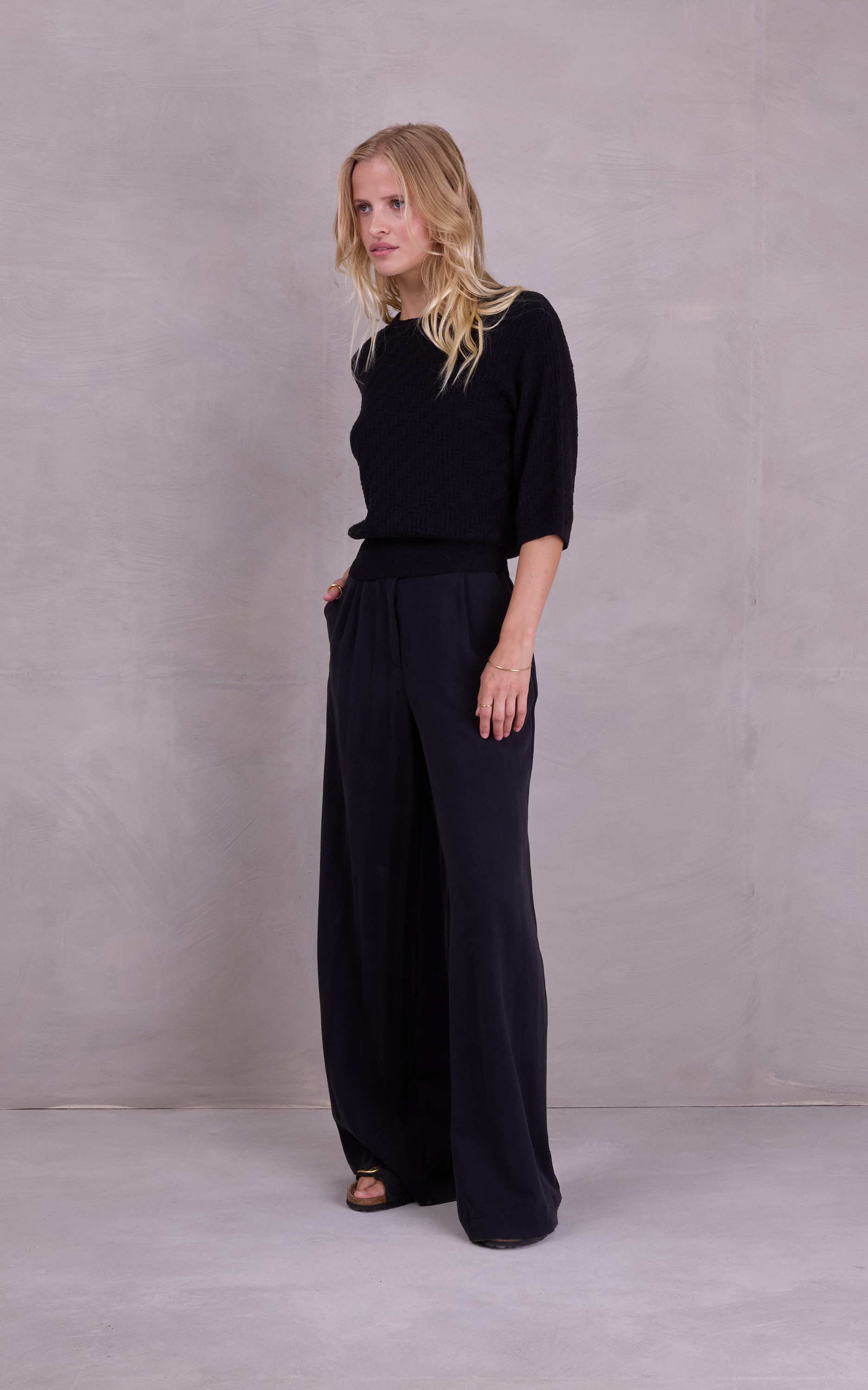 zoom in on Zwart Broek image Zwart Broek image