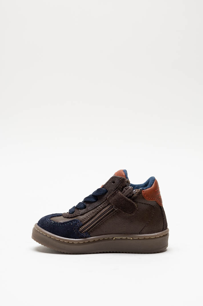 zoom in on Donkerbruin Sneaker image Donkerbruin Sneaker image