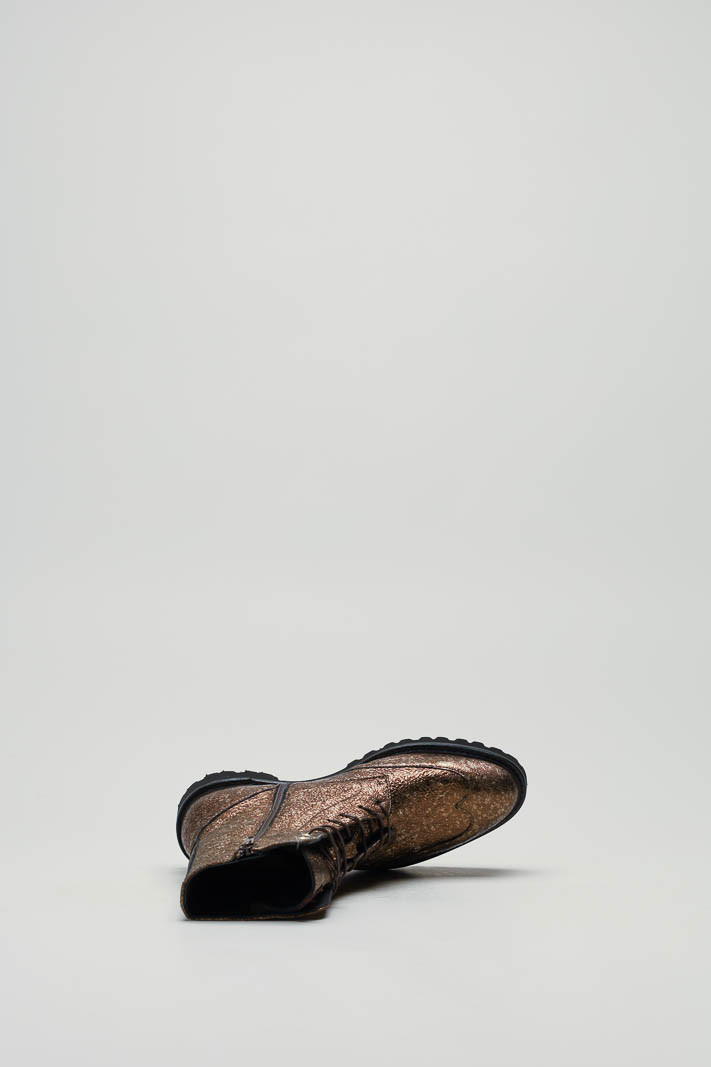 zoom in on Brons Veterbottine image Brons Veterbottine image