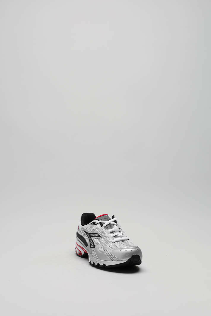 zoom in on Zilver Sneaker image Zilver Sneaker image