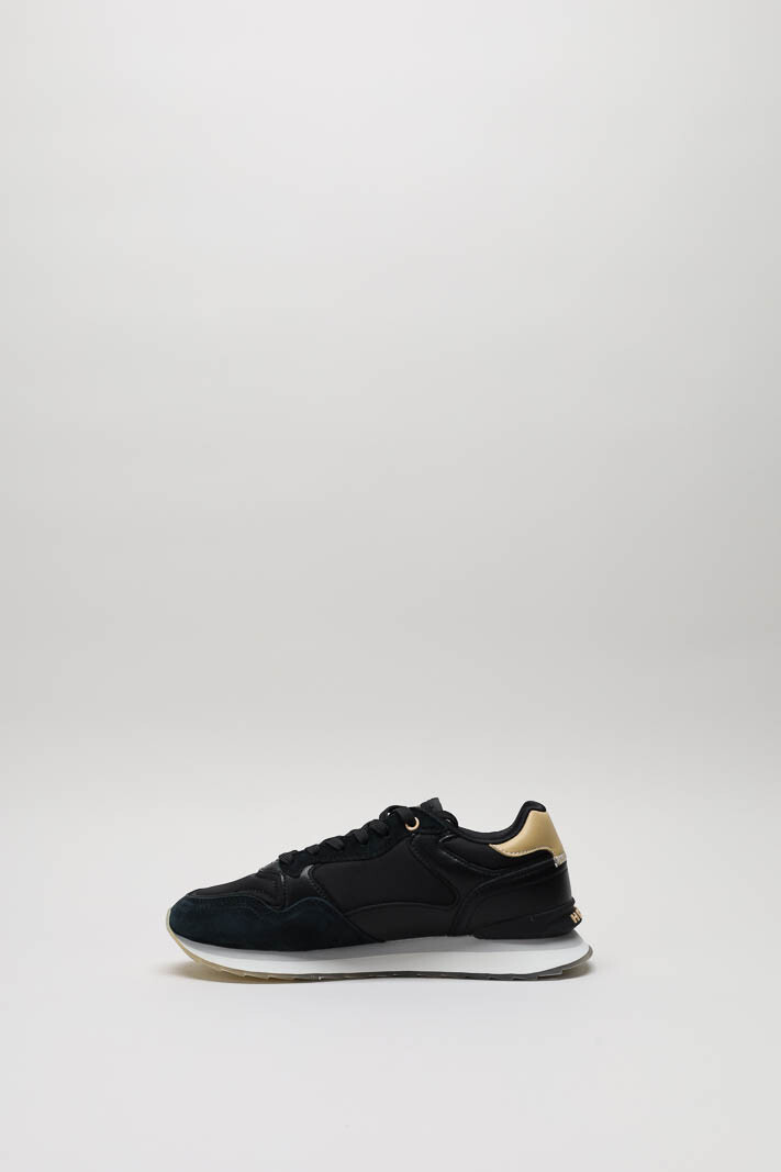 zoom in on Zwart Sneaker image Zwart Sneaker image