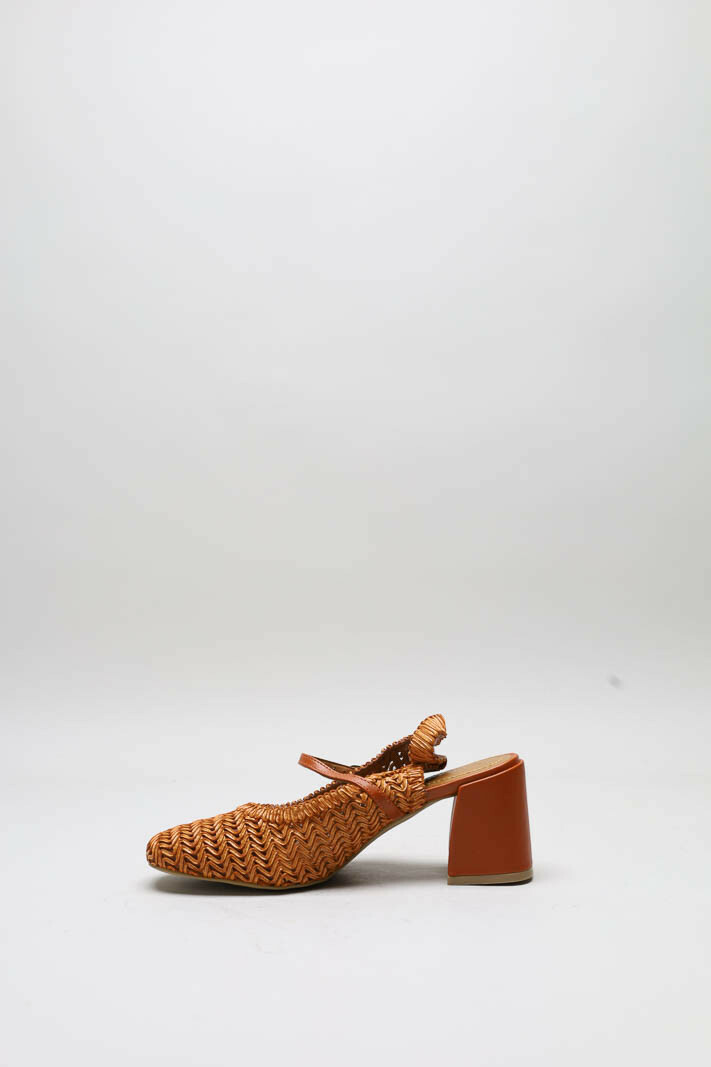 zoom in on Oranje Pump image Oranje Pump image