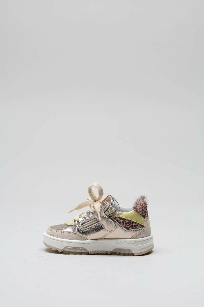 zoom in on Goud Sneaker image Goud Sneaker image