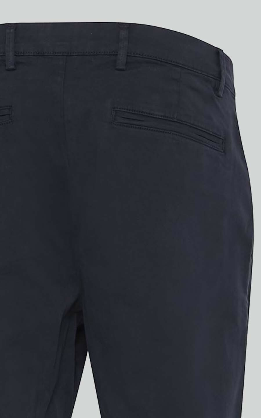 zoom in on Blauw Broek image Blauw Broek image