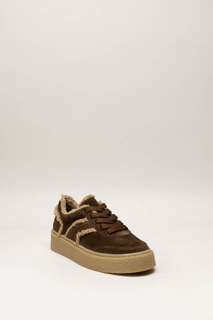 Bruin Sneaker
