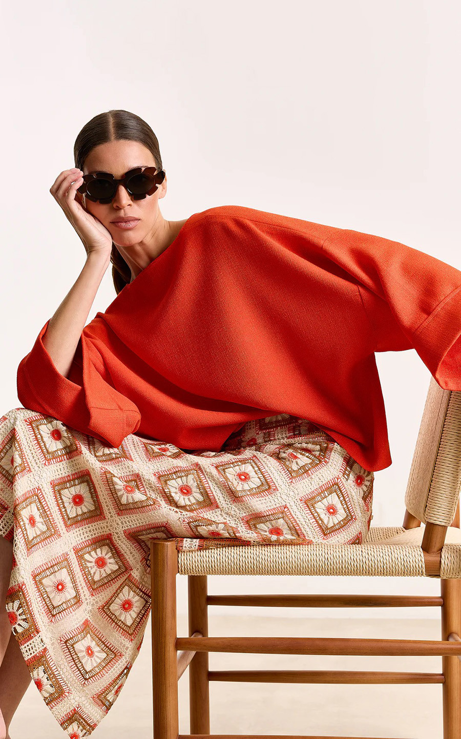 zoom in on Oranje Blouse image Oranje Blouse image