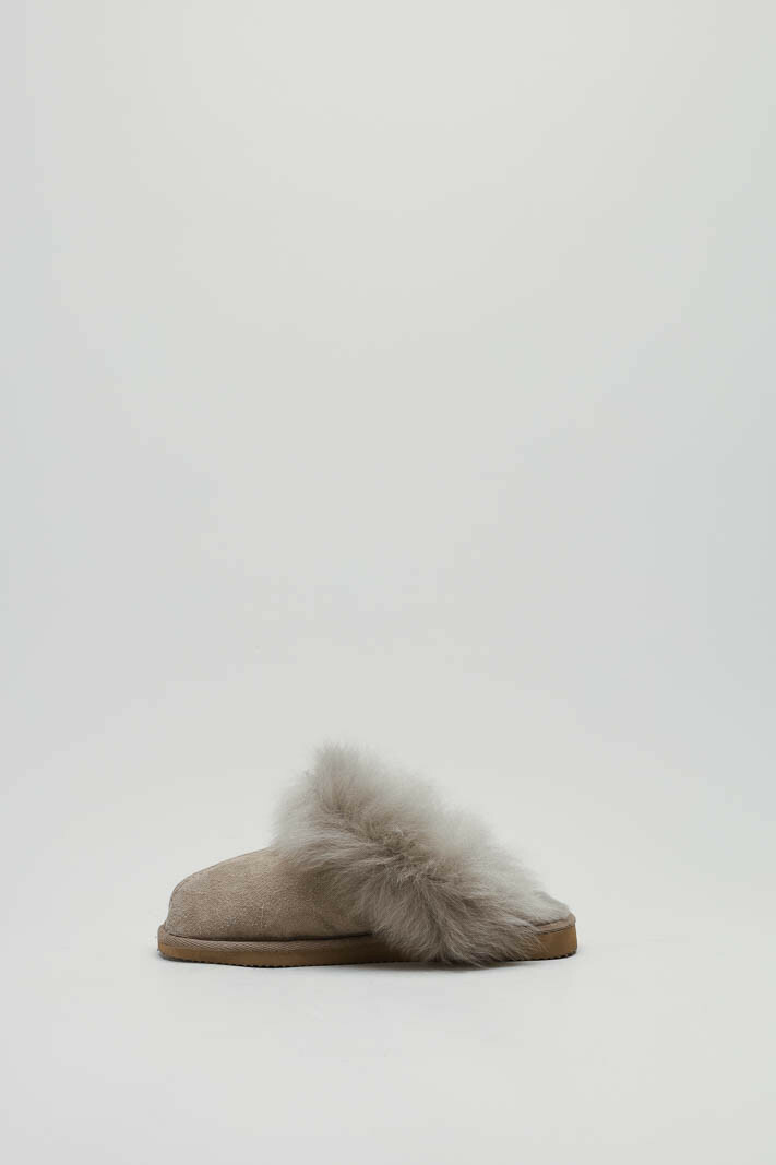 zoom in on Taupe Pantoffel image Taupe Pantoffel image