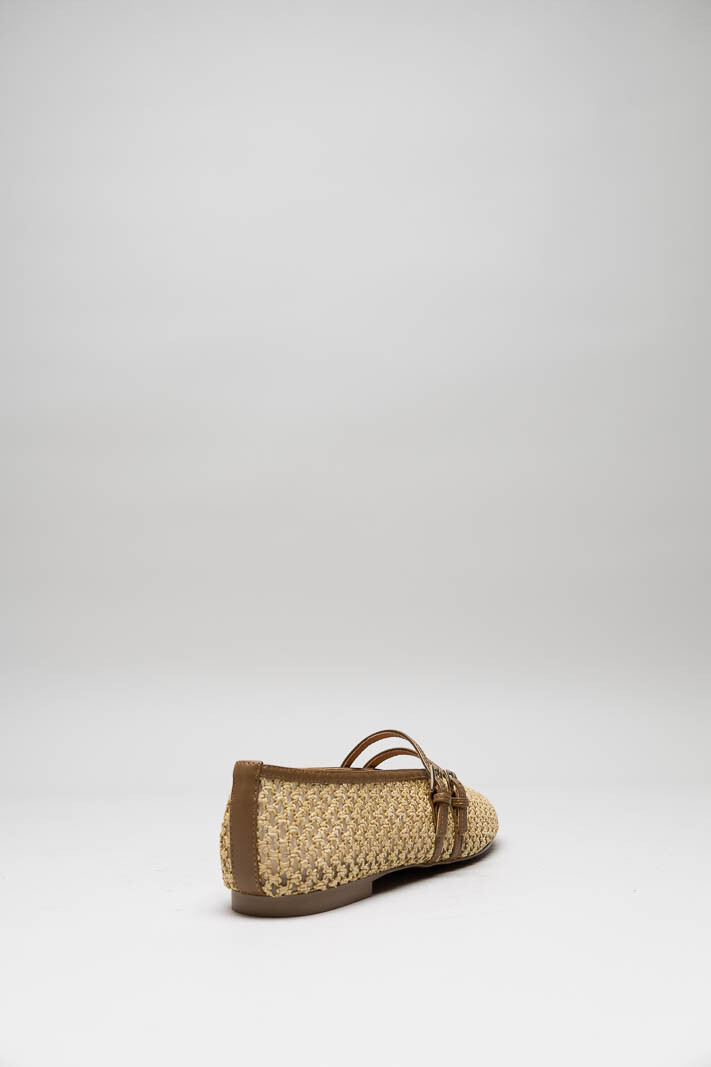 Beige Ballerina image