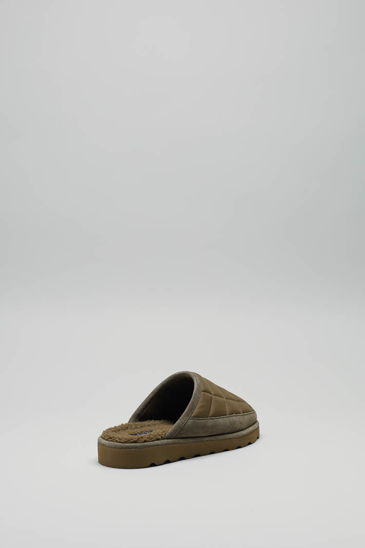 zoom in on Kaki Pantoffel image Kaki Pantoffel image