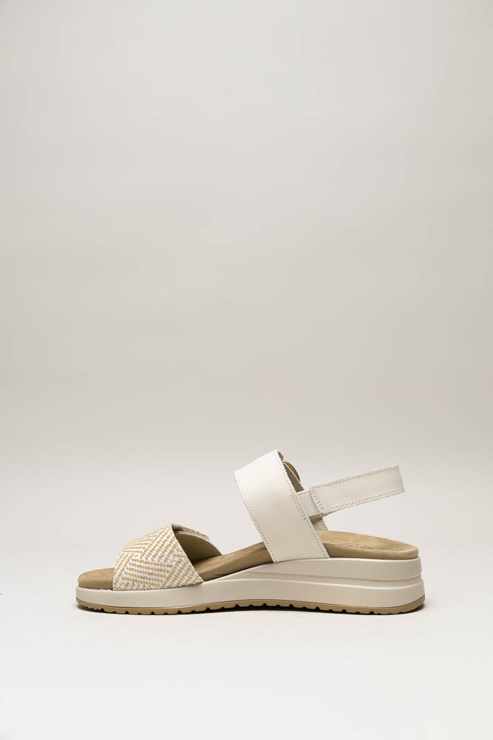 Lichtbeige Sandaal sleehak image