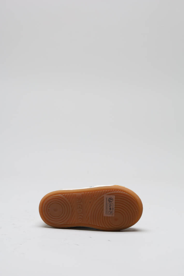 zoom in on Kaki Sneaker image Kaki Sneaker image