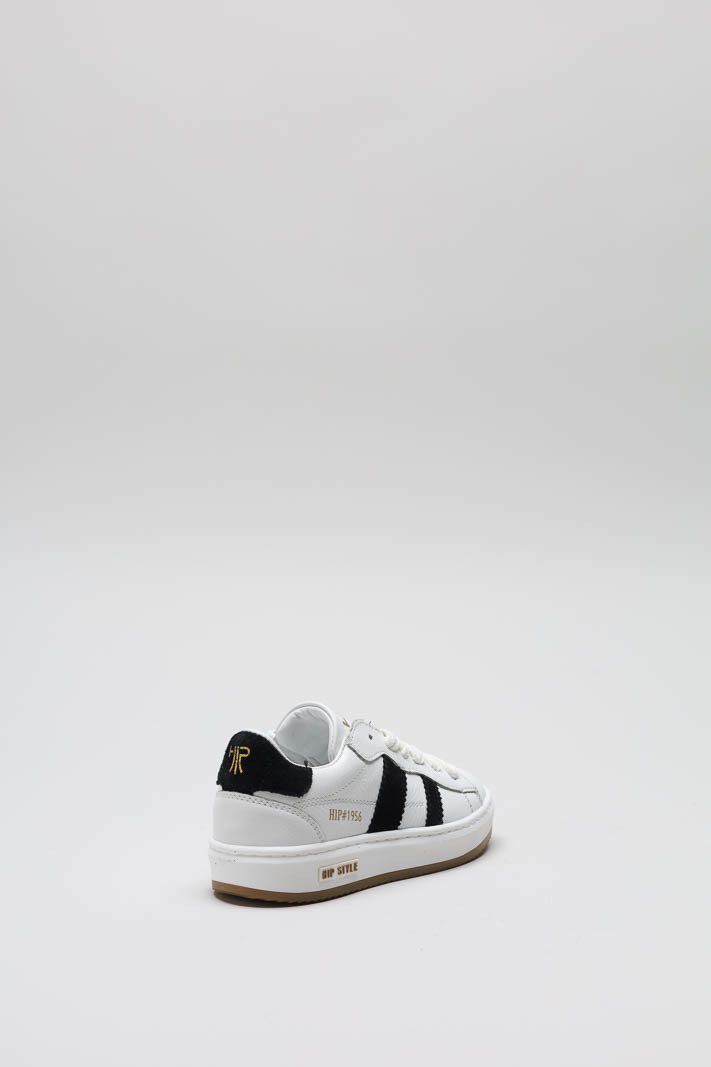 zoom in on Wit Sneaker image Wit Sneaker image