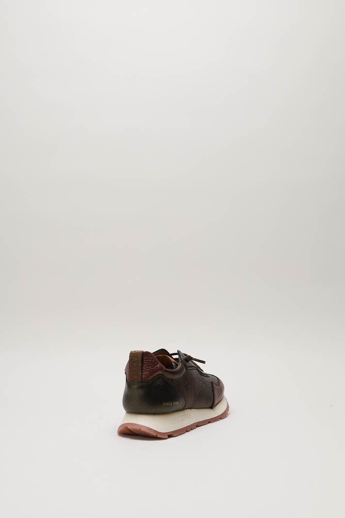 Bordeaux Sneaker image