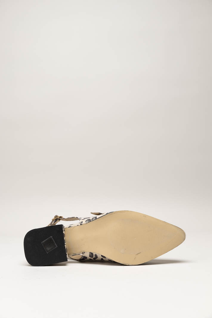 Lichtbeige Ballerina image