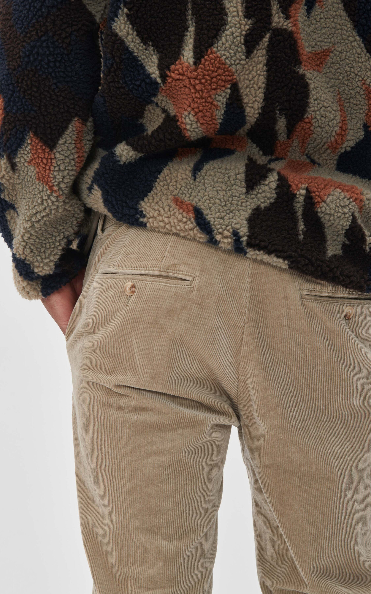 zoom in on Greige Broek image Greige Broek image