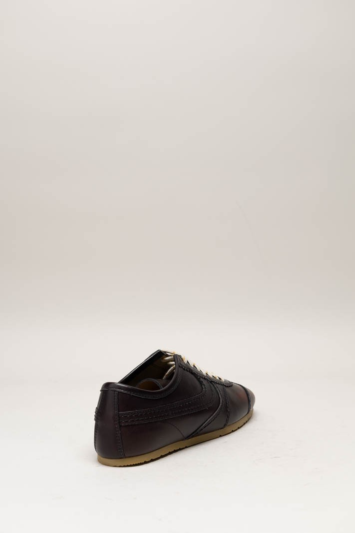 Bordeaux Sneaker image