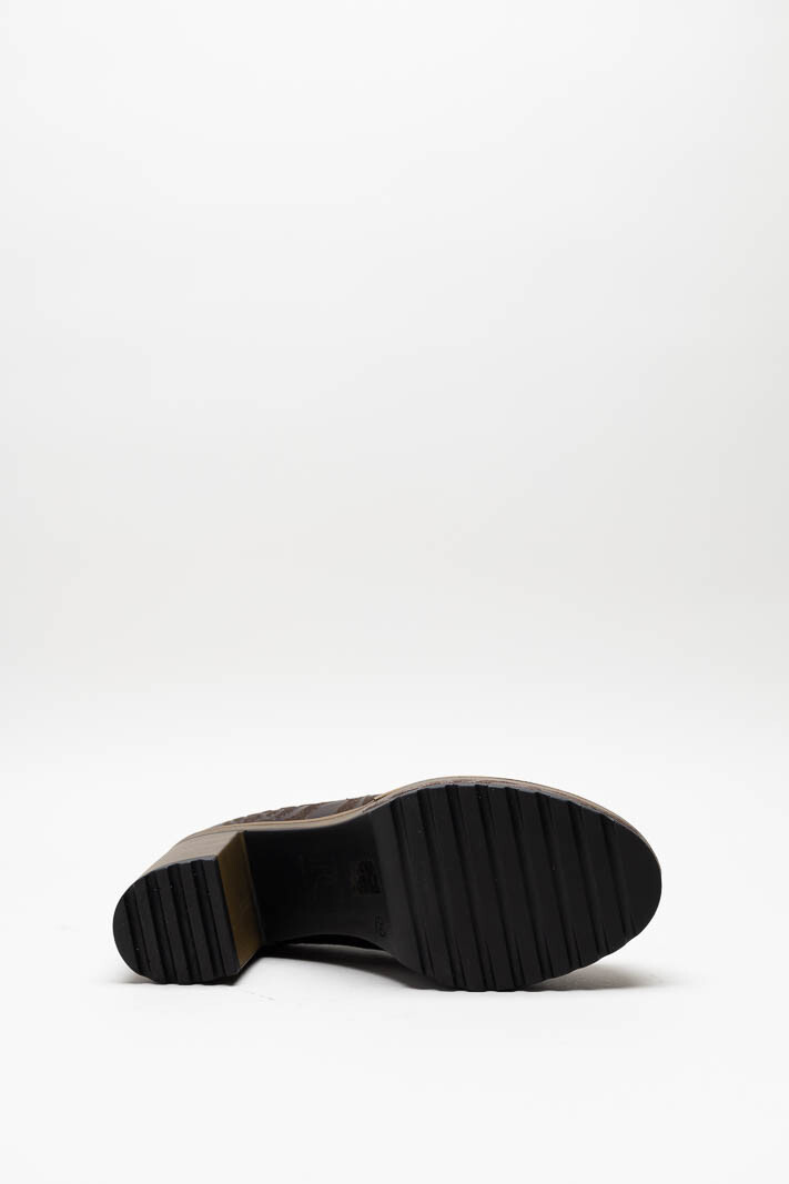 zoom in on Donkerbruin Mocassin hak image Donkerbruin Mocassin hak image
