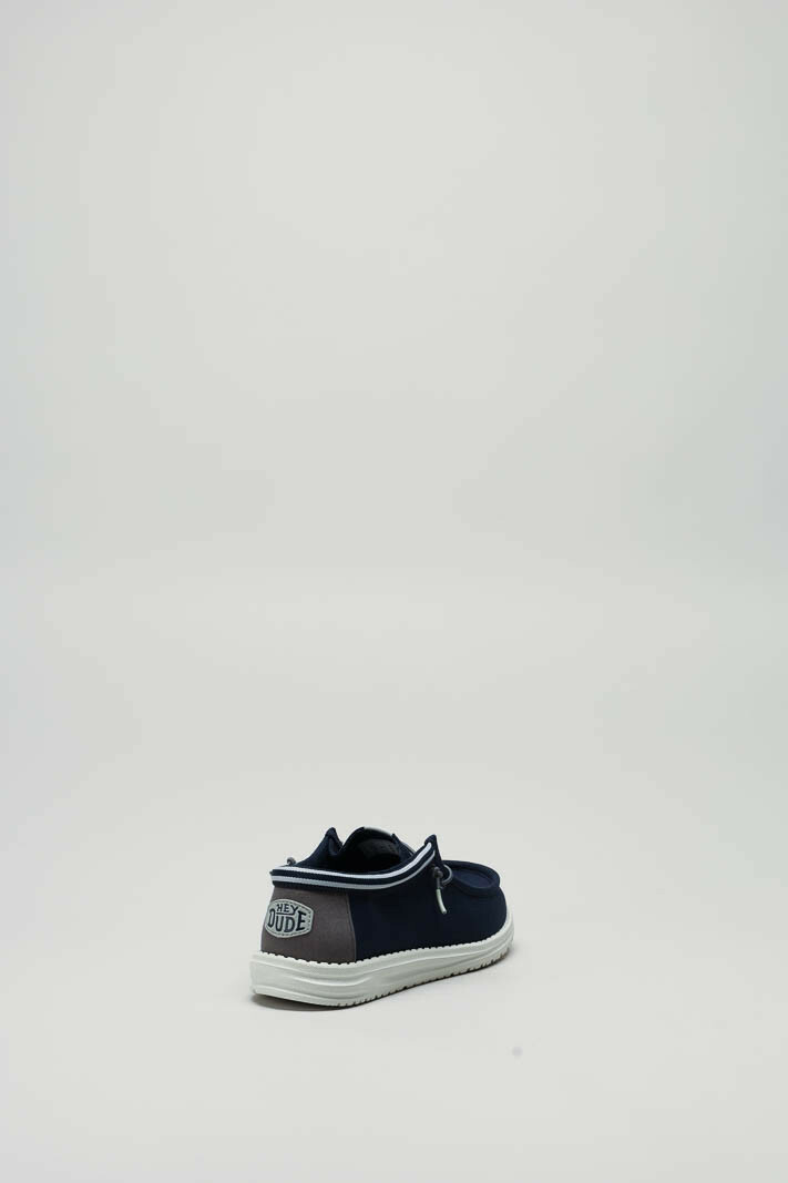 zoom in on Blauw Sneaker image Blauw Sneaker image