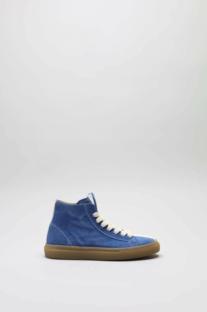 zoom in on Blauw Sneaker image Blauw Sneaker image